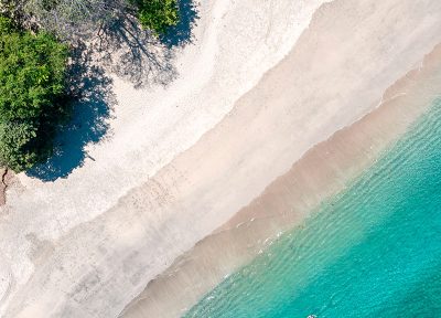 Paraiso tropical desde el cielo 3 (vertical)